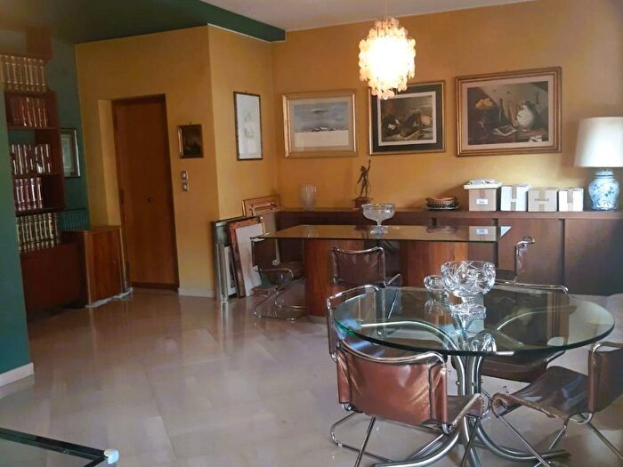 Appartamento con 5 locali in affitto in Viale Francia, Strasburgo Belgio, Palermo