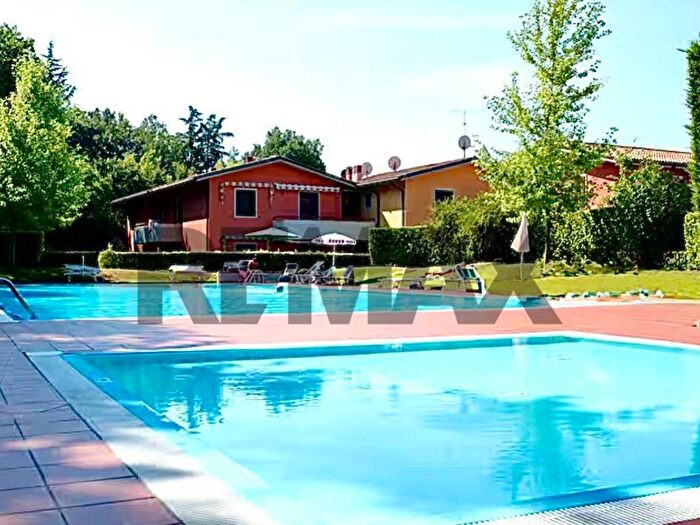 Appartamento trilocale in affitto in Colà, Lazise