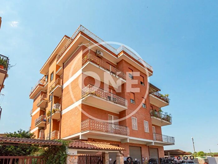 Appartamento bilocale in vendita in Via Achemenide, Roma