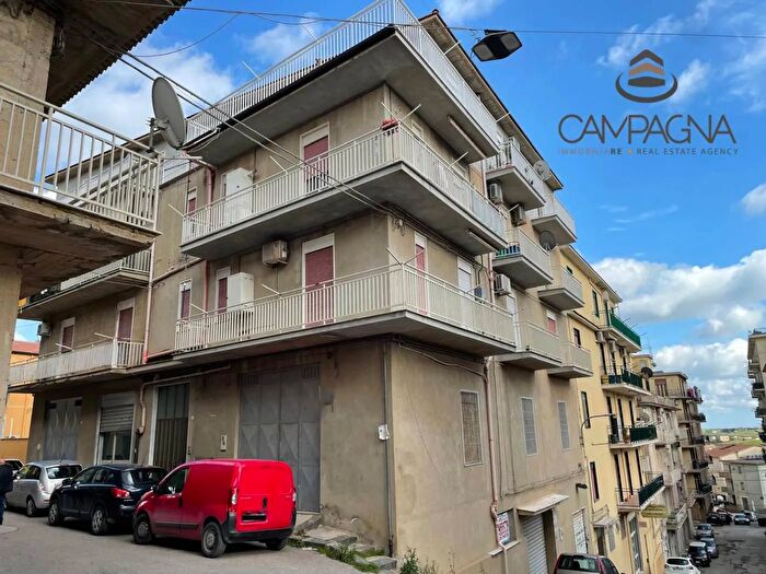 Appartamento quadrilocale in vendita in Via Italia Canicatti, Canicatti