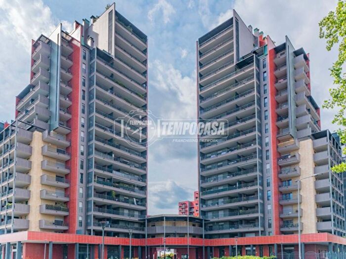 Appartamento trilocale in affitto in Via Enrico Cosenz, Bovisa, Milano