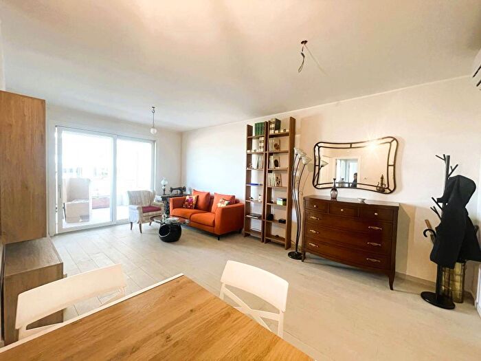 Appartamento trilocale in affitto in Via Emanuela Loi, Cecchignola Giuliano Dalmata, Roma