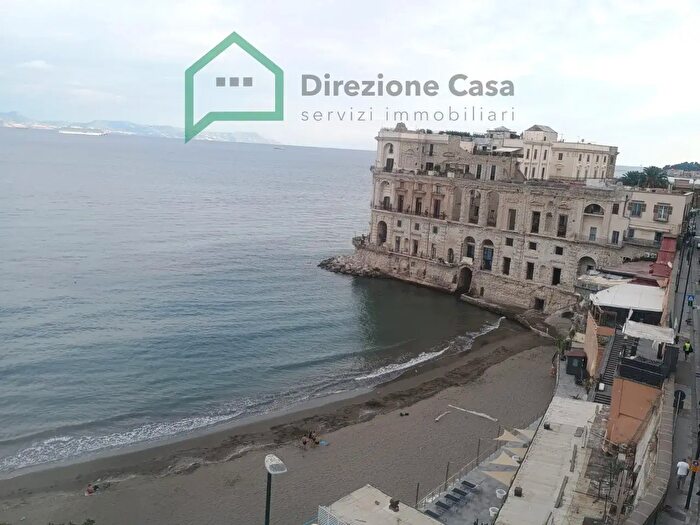 Appartamento con 5 locali in vendita in Via Posillipo, Napoli