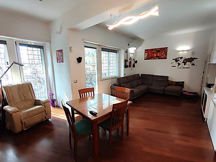 Appartamento con 5 locali in vendita in Via Giulio Aristide Sartorio, Roma