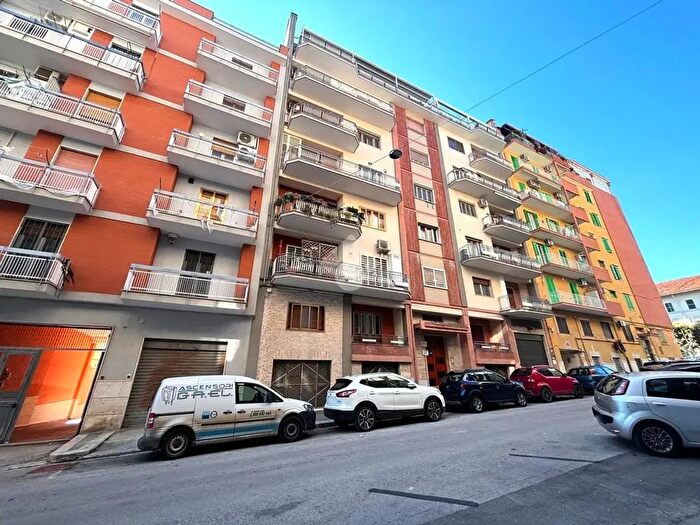 Appartamento con 6 locali in vendita in Via Antonio Vivaldi, Molfetta