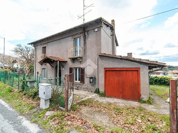 Casa trilocale in vendita in Via della Stazione, Vitorchiano