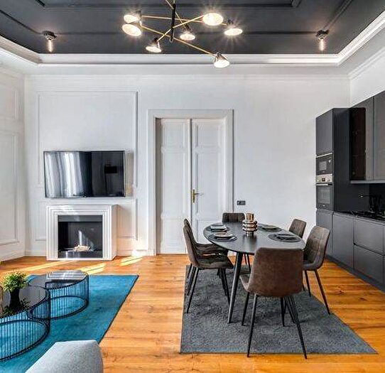 Appartamento trilocale in affitto in Via Giuseppe Verdi, Scala Manzoni, Milano