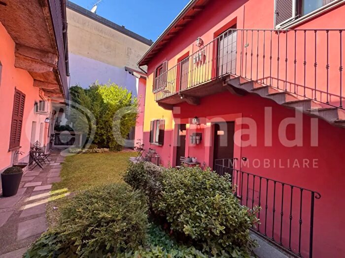 Appartamento bilocale in vendita in Via Novara, Milano