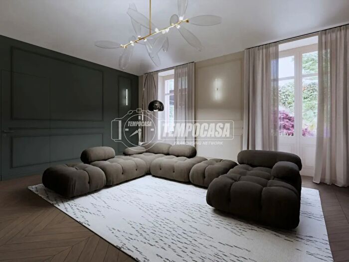 Appartamento con 6 locali in vendita in Via San Massimo, Torino