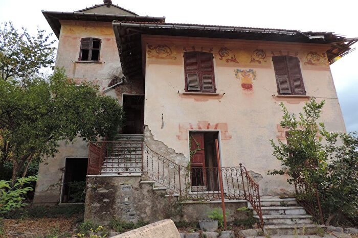 Casa con 10 locali in vendita in Via del Villone, Rapallo