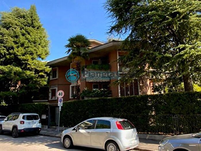 Appartamento con 6 locali in vendita in Via Marchesini, Padova