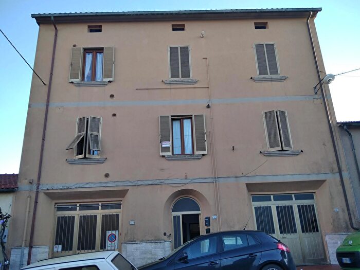 Appartamento con 6 locali in vendita in Via della Repubblica, Roccastrada