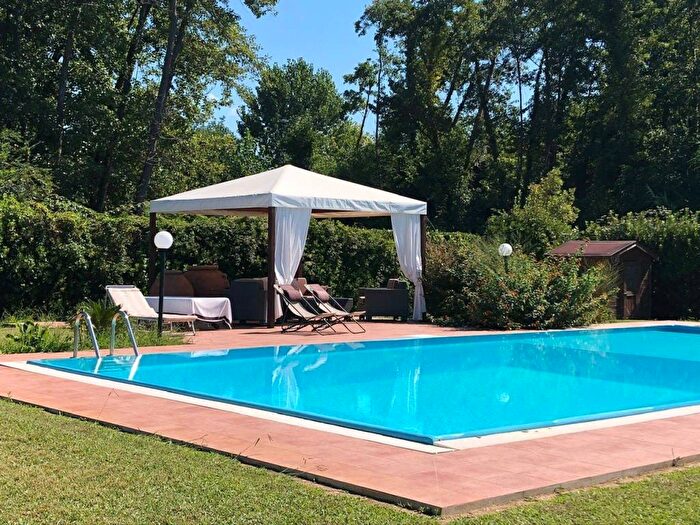 Casa con 6 locali in affitto in Via Ficalucci, Pietrasanta