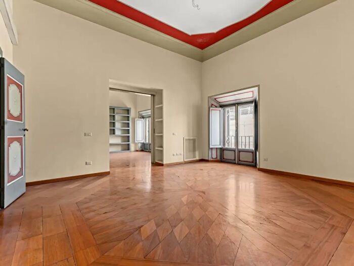 Appartamento con 5 locali in affitto in Roma