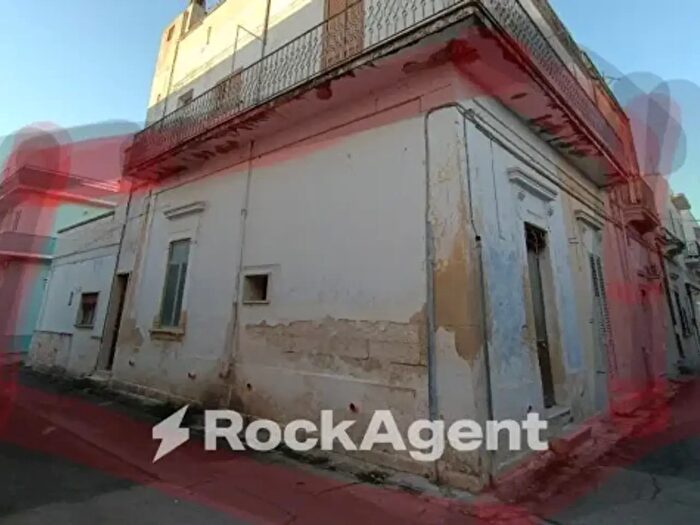 Appartamento quadrilocale in vendita in Via Guglielmo Marconi, Cutrofiano