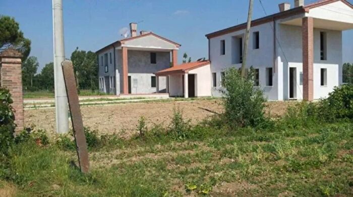 Casa quadrilocale in vendita in Mira