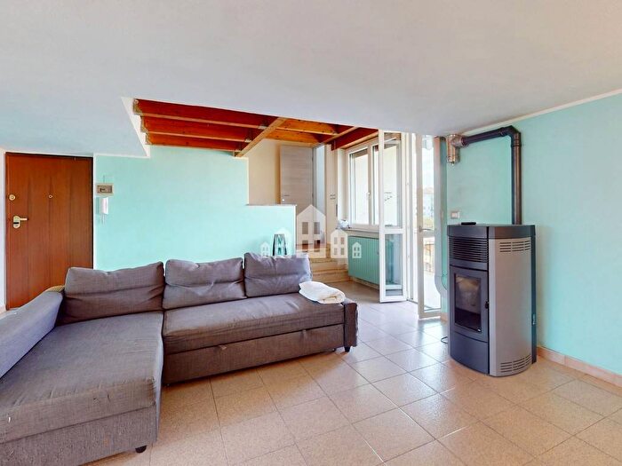 Appartamento con 6 locali in vendita in Strada dei Sospiri, Centro, Castellamonte