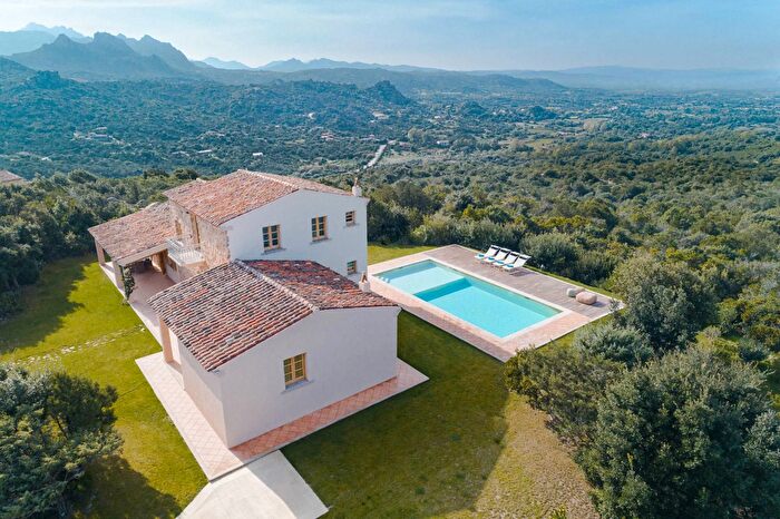 Casa quadrilocale in vendita in Costa Smeralda, Arzachena
