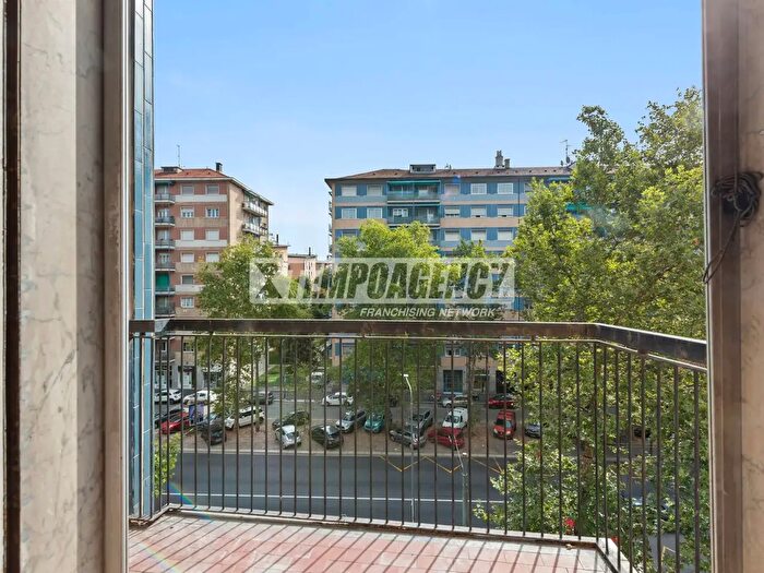 Appartamento quadrilocale in vendita in Viale Campania, Milano