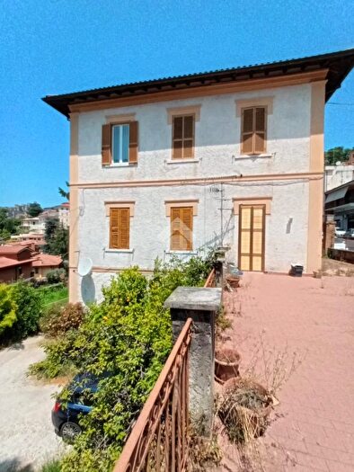 Appartamento trilocale in vendita in Viale V Veneto, Olevano Romano