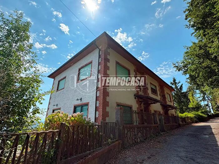 Casa con 13 locali in vendita in Via del Parodi, La Spezia