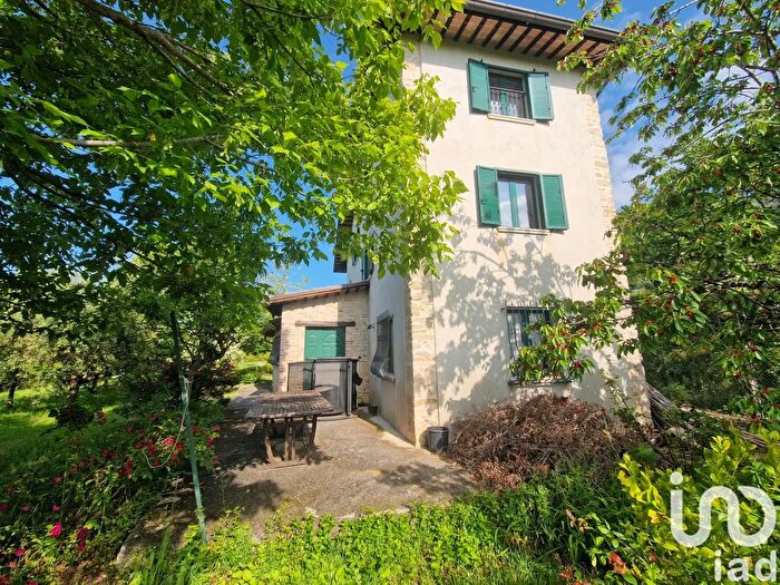 Casa con 9 locali in vendita in Frazione Polesio, Ascoli Piceno