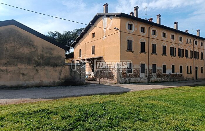 Casa con 9 locali in vendita in Roncadelle