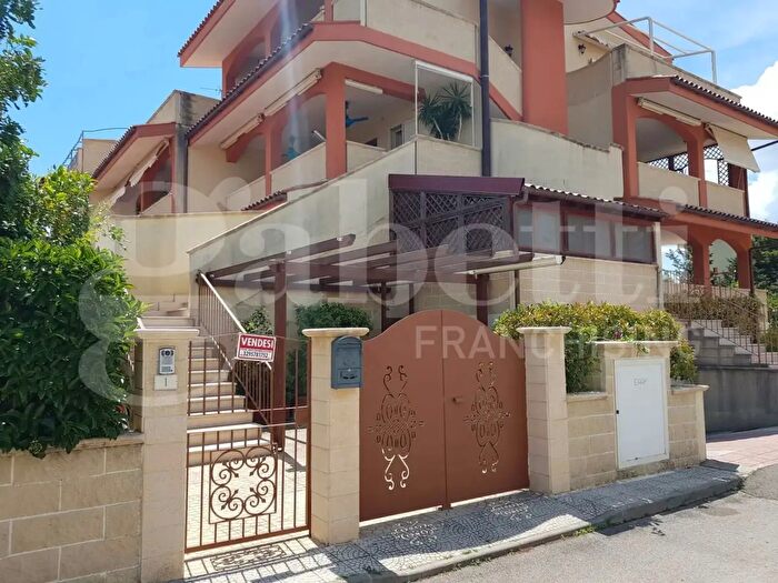 Casa quadrilocale in vendita in Via Rimini Nc, Ginosa