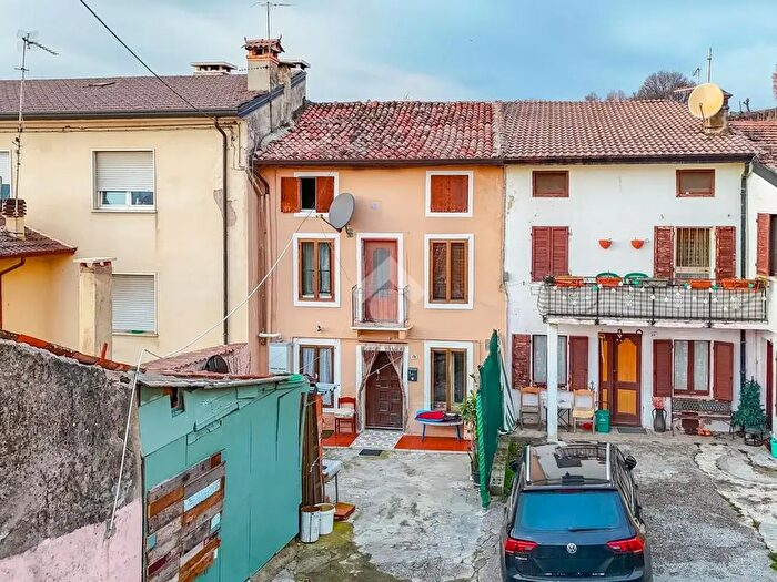 Casa trilocale in vendita in Via dal Cero, Montecchia Di Crosara