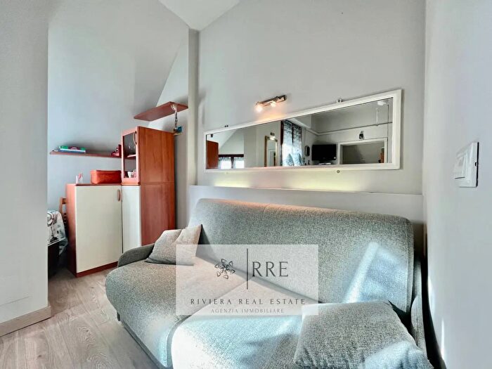Appartamento bilocale in vendita in Via Aurelia, Loano