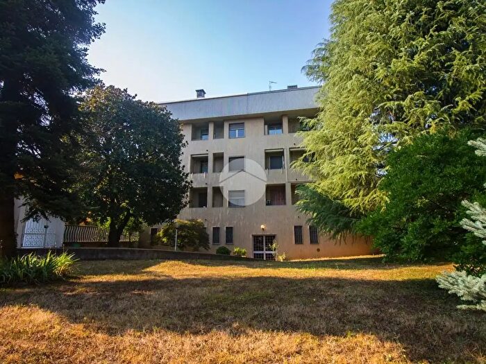 Appartamento trilocale in vendita in Via Antonio Canova, Garbagnate Milanese