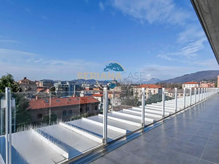 Appartamento quadrilocale in vendita in Via Malliani, Bergamo