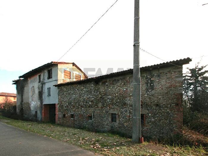 Casa con 10 locali in vendita in Monte Grappa, Boltiere