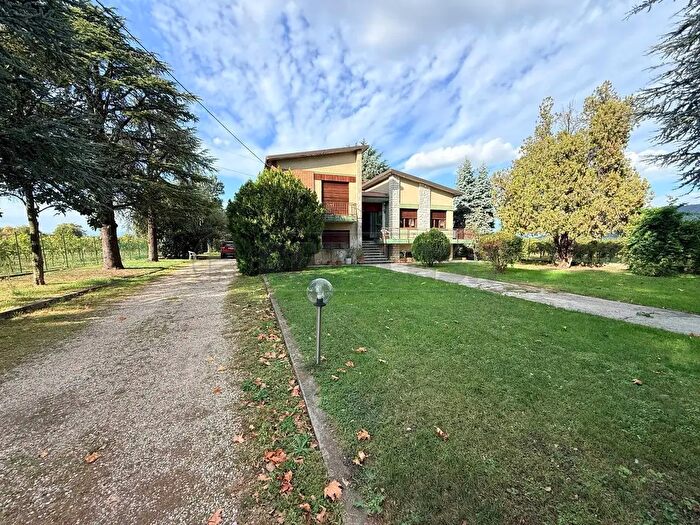 Casa con 6 locali in vendita in Via Madonna dei Prati, Brendola