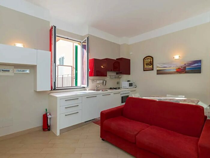 Appartamento monolocale in affitto in Via Domenico Brunenghi, Finale Ligure