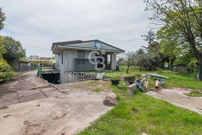 Casa trilocale in vendita in Viale Venezia, Riccione