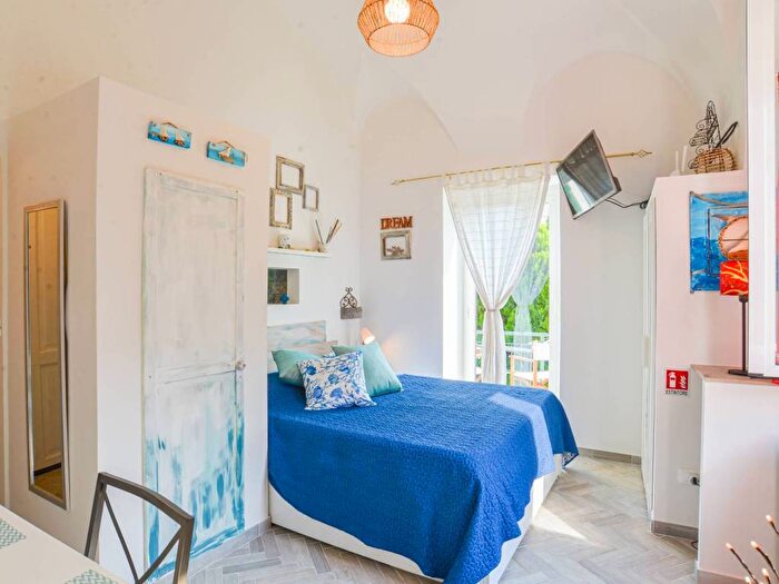 Appartamento monolocale in affitto in Via Calice, Centro, Finale Ligure
