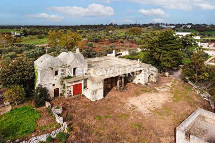 Casa con 6 locali in vendita in Martina Franca