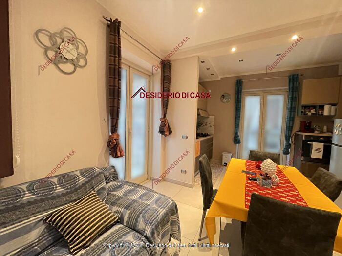 Appartamento quadrilocale in vendita in Via Santa Maria Campofelice di Roccella Pa Italia, Campofelice Di Roccella