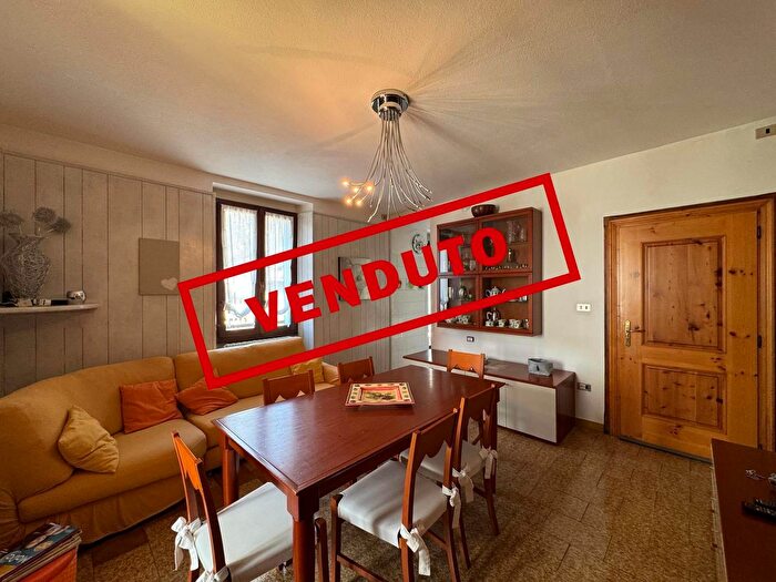 Casa trilocale in vendita in Via Roma, Verceia