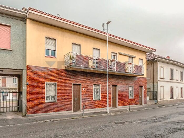 Casa con 5 locali in vendita in Via Sella, Busto Arsizio