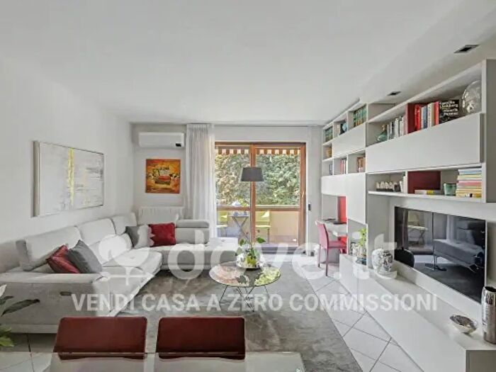Appartamento trilocale in vendita in Via Monte Ceneri, Albizzate