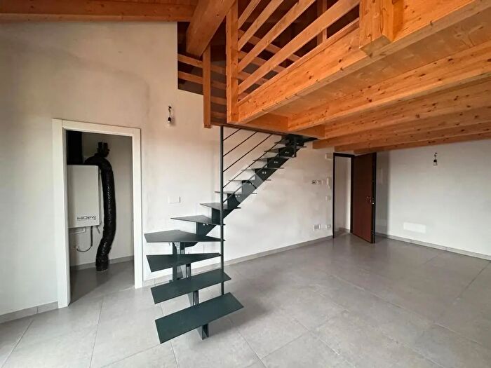 Appartamento bilocale in vendita in Via Santa Maria, Suno