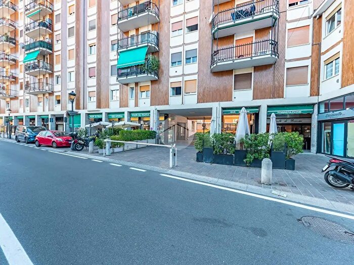 Appartamento bilocale in vendita in Via Sartirana, Bollate