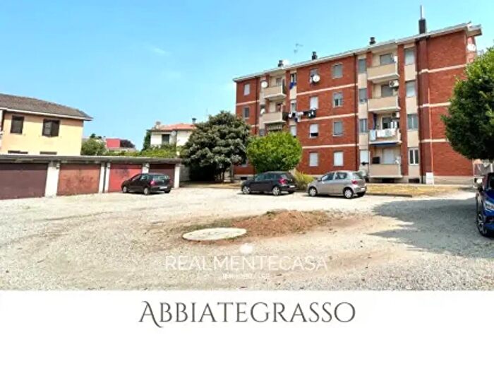 Appartamento trilocale in vendita in Via Novara, Abbiategrasso