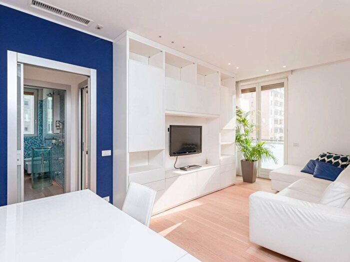 Appartamento trilocale in affitto in Via Nino Bonnet, Garibaldi Corso Como, Milano