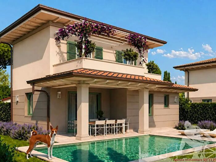 Casa con 5 locali in vendita in Pietrasanta
