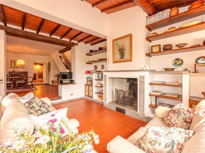 Appartamento con 6 locali in affitto in VIA DEL PONTE A IOZZI, Impruneta