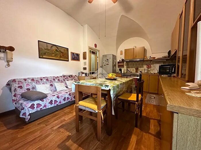 Appartamento trilocale in vendita in Vicolo Basso, Dolceacqua