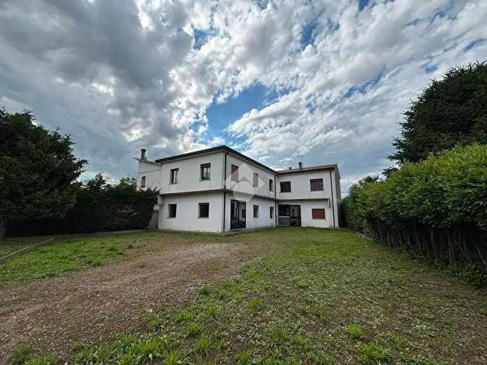 Casa quadrilocale in vendita in Via San Giacomo, Monselice
